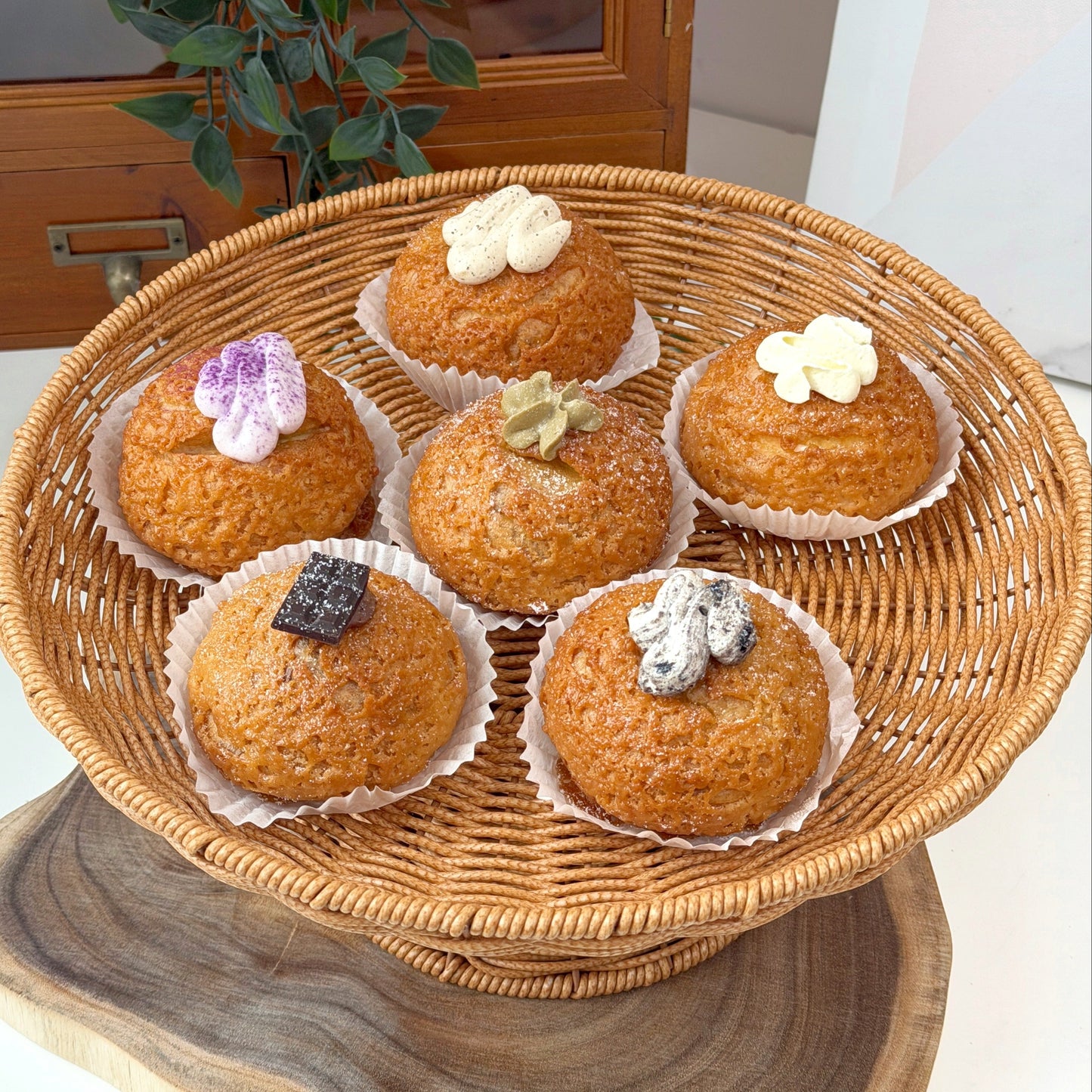 Caramel Craquelin Choux Bundle in 6
