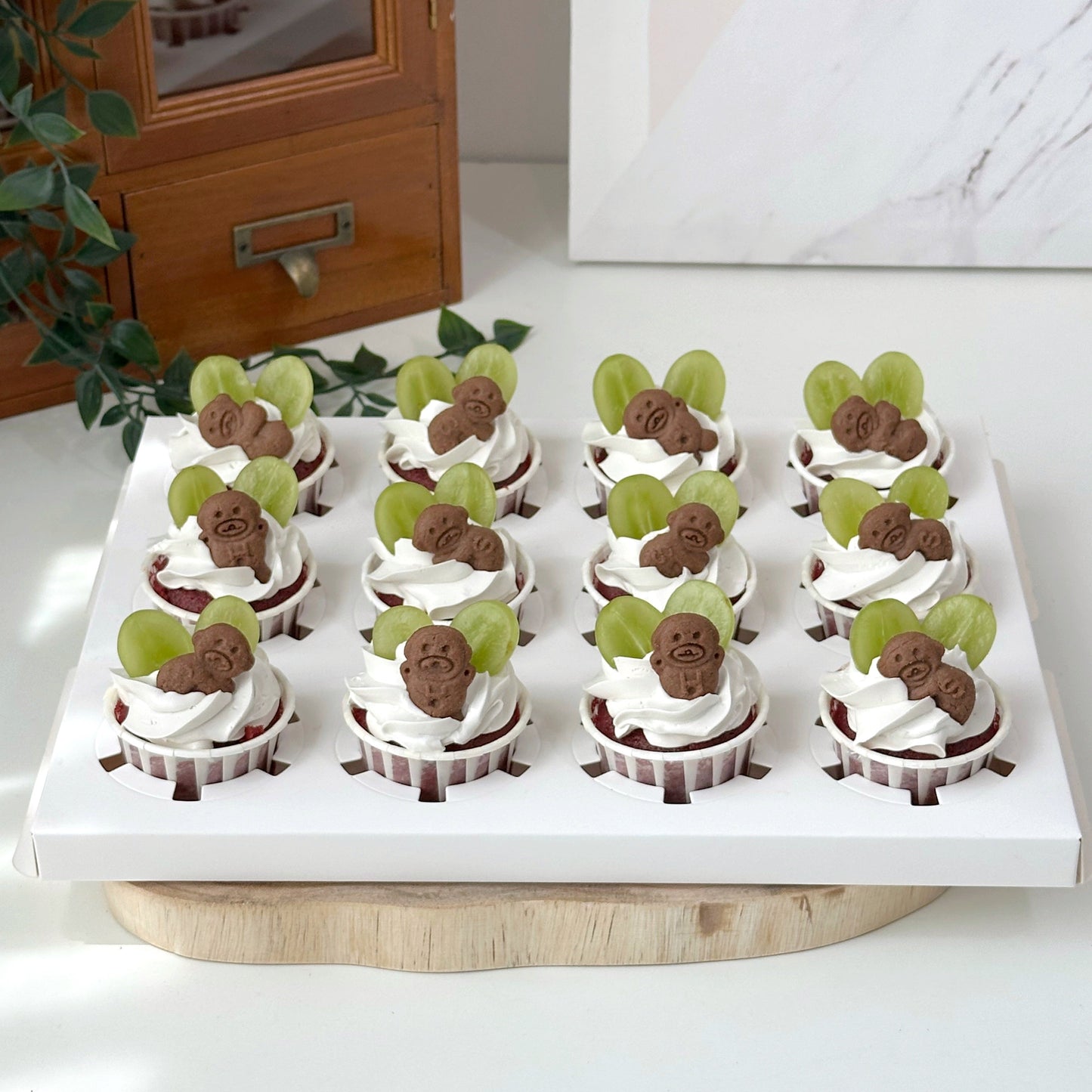 Green Grape & Cocoa Bear Cupcakes